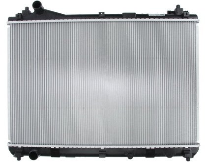 64200 NISSENS Радиатор, охлаждения двигателя (мех.) Suzuki Grand Vitara 2.0/2.4 05-
